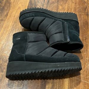 UGG Black Ridge Mini Waterproof Puffer Boots RARE